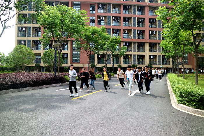 正文700-3.jpg 正文700-3.jpg