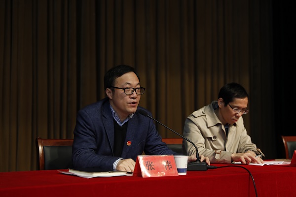 ④学工部部长张伟正在发言.jpg ④学工部部长张伟正在发言.jpg