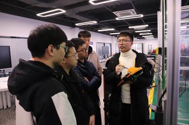 说明: c32f287363875a5bf3850c00a1fcf729